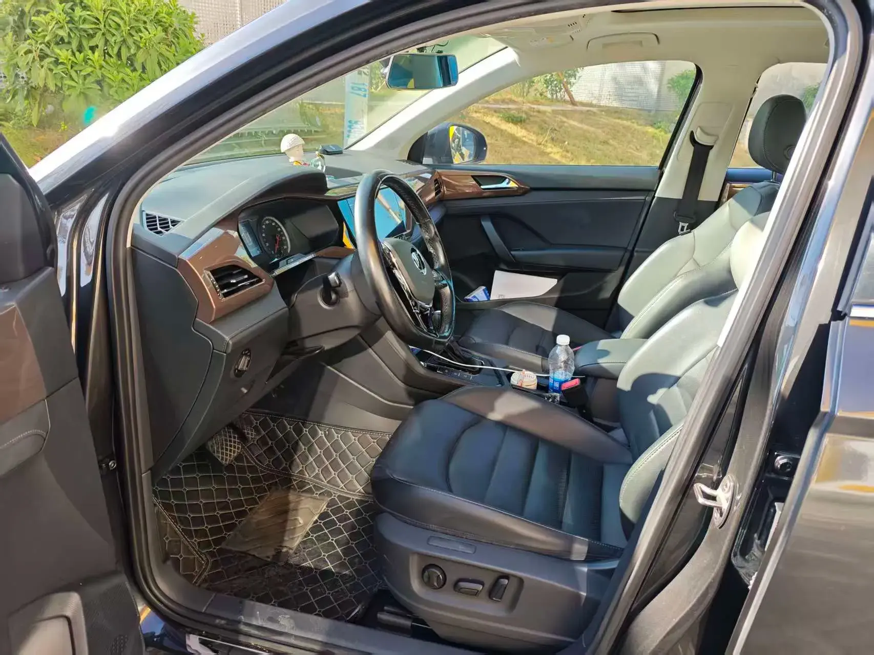 2021 VOLKSWAGEN THARU thumbnail 2