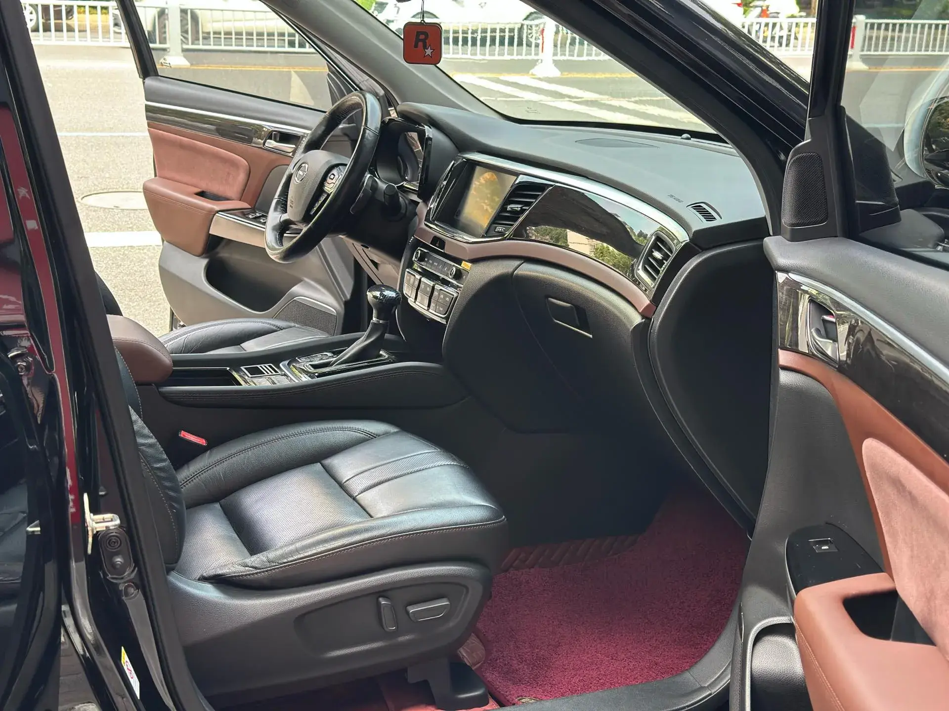 2017 GAC TRUMPCHI thumbnail 3