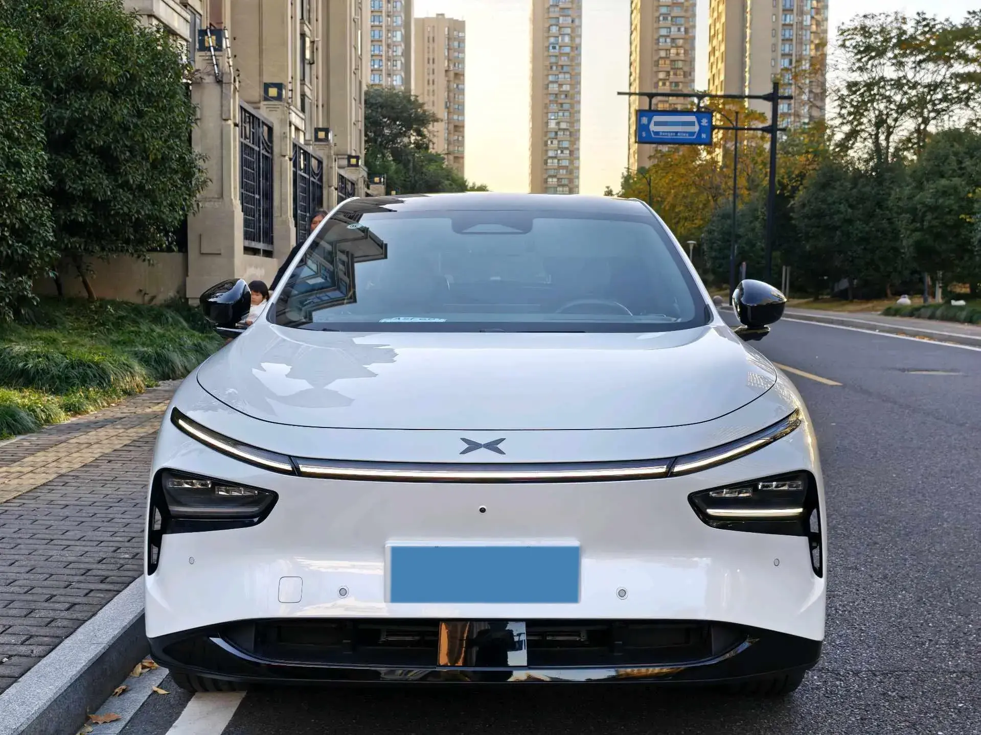 2025 XPENG G7 thumbnail 2