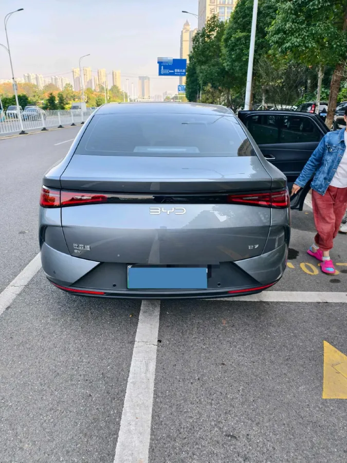 2025 BYD e7 BEV,autocango,china used car exporter,china ev exporter,chinese used car exporter,chinese used ev exporter