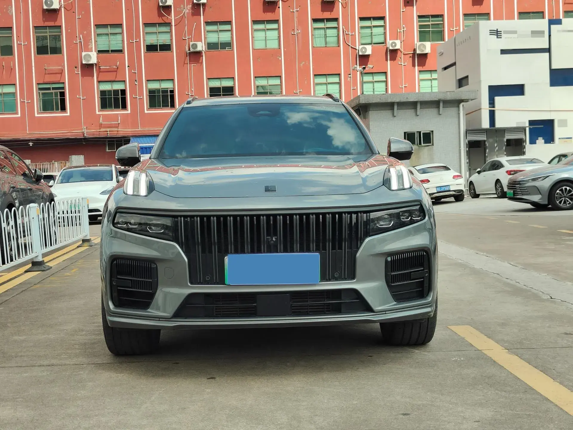 2021 LYNK&CO 09 thumbnail 2