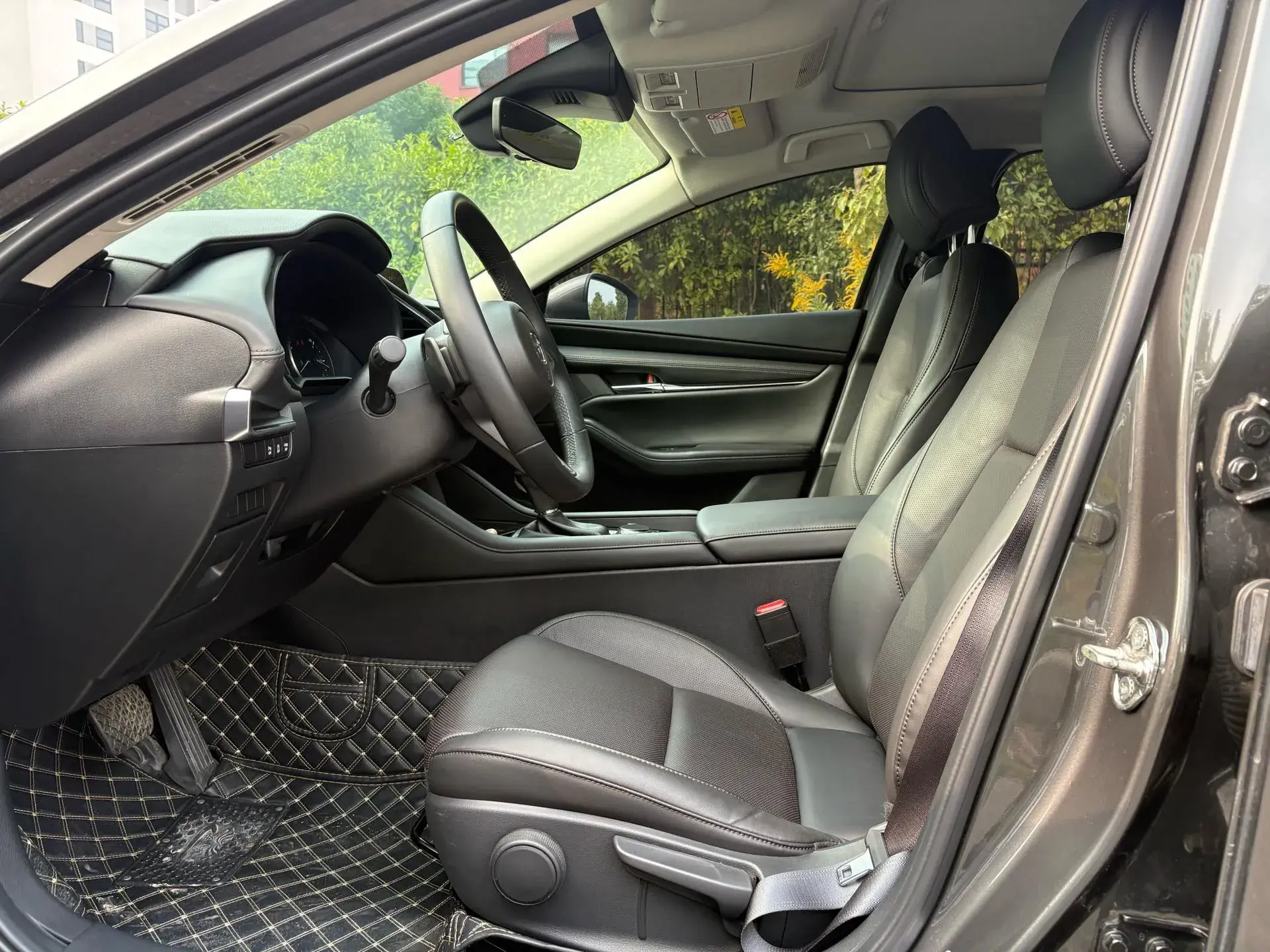 2021 MAZDA 3 thumbnail 4