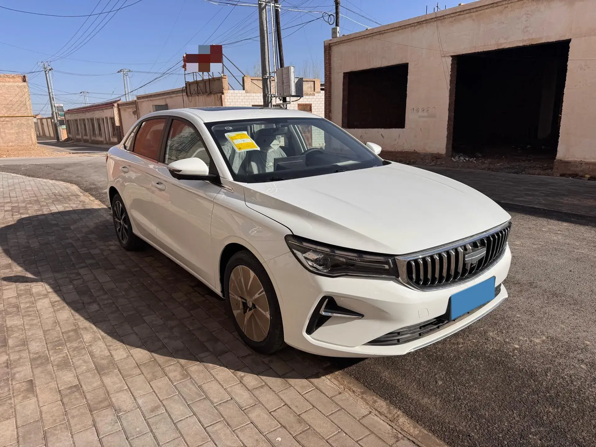 2025 GEELY EMGRAND thumbnail 3