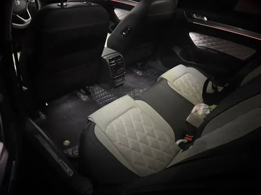 2023 Volkswagen Magotan 2.0T 186HP L4 7DCT,autocango,china used car exporter,china ev exporter,chinese used car exporter,chinese used ev exporter