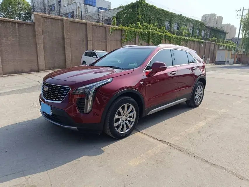 2018 Cadillac XT4 2.0T 241HP L4 9AT