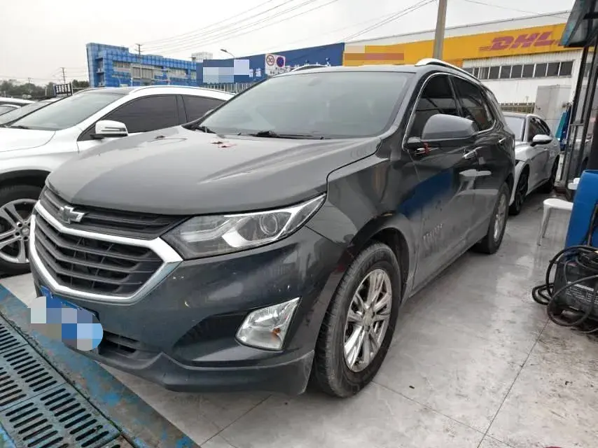 2019 CHEVROLET EQUINOX view 1