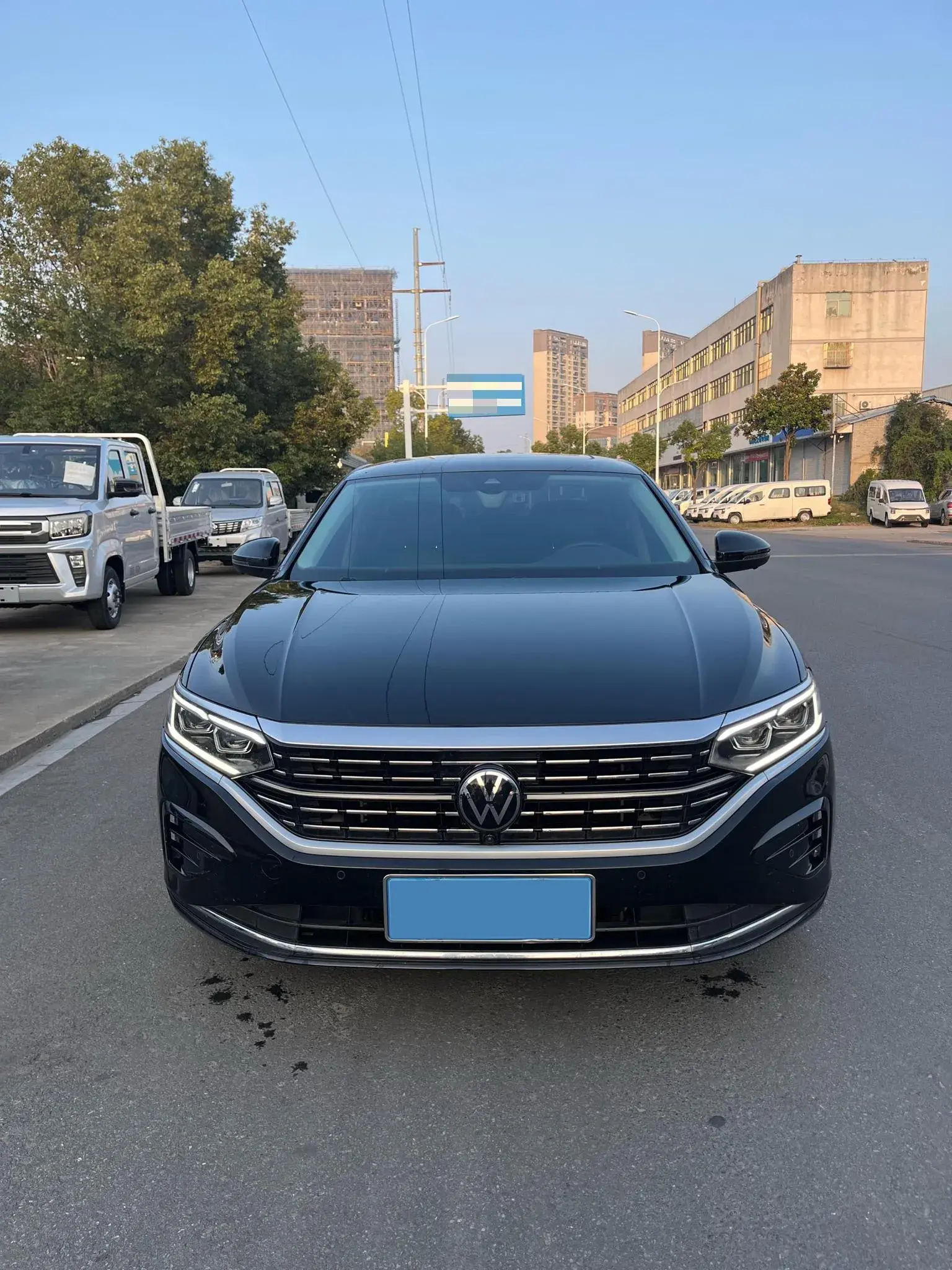 2023 VOLKSWAGEN PASSAT thumbnail 2