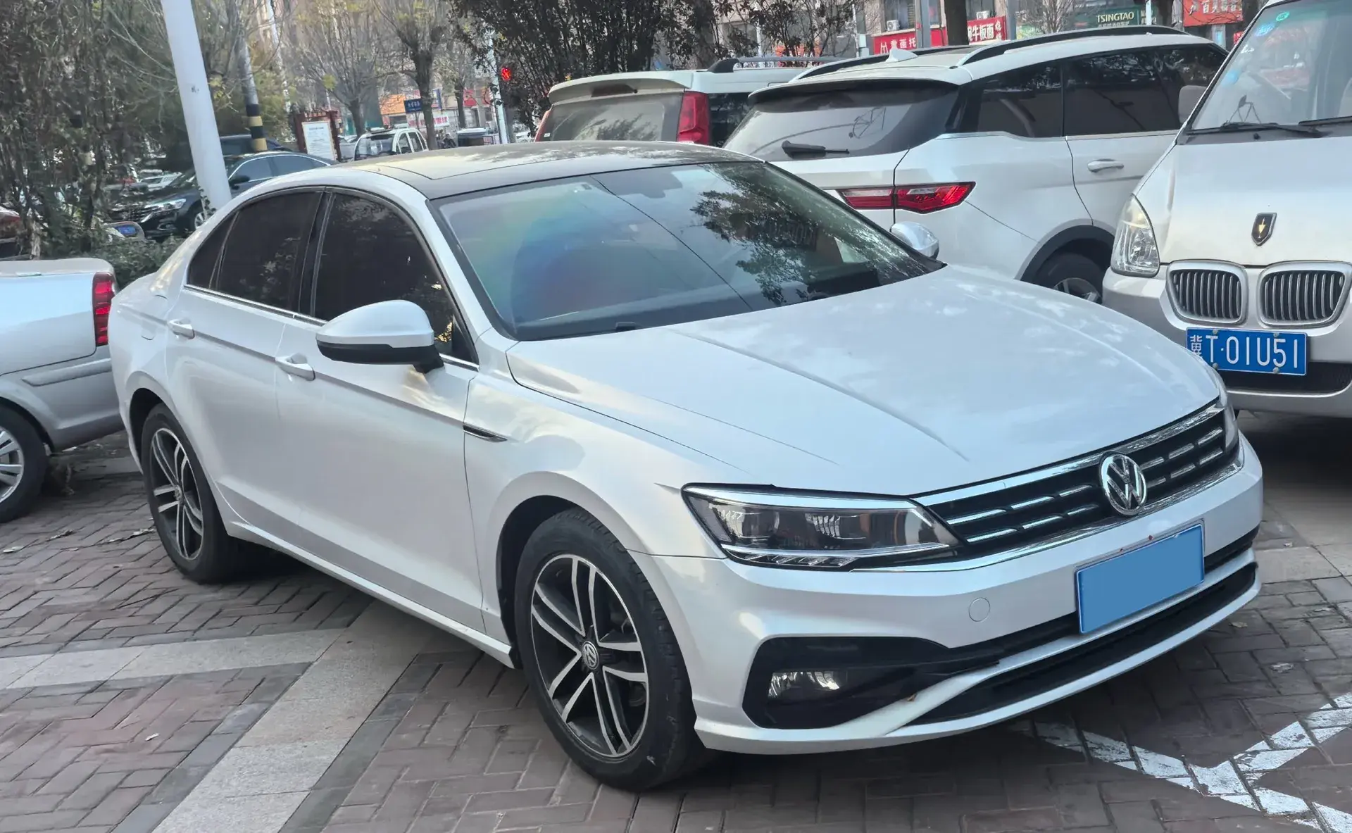 2019 VOLKSWAGEN LAMANDO thumbnail 2