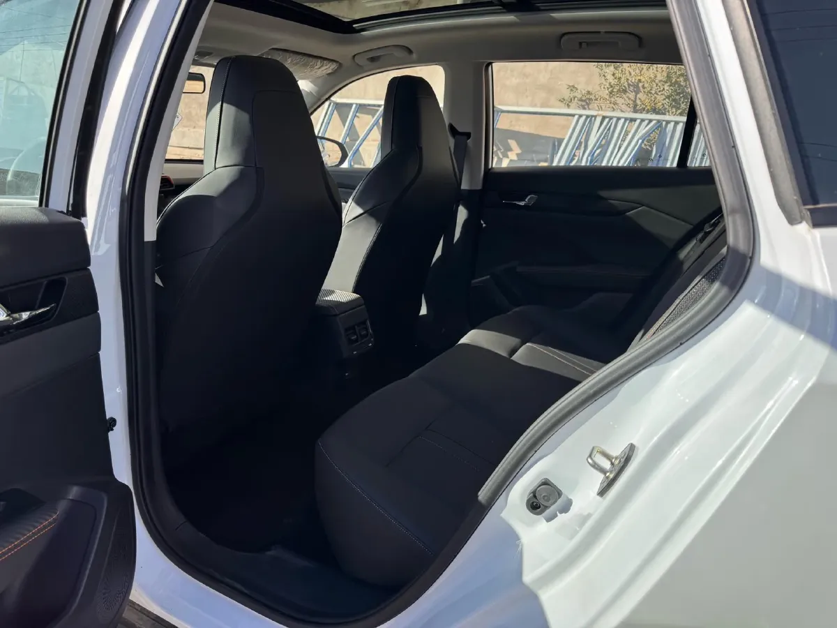 2023 DongFeng Aeolus YiXuan GS 1.5L 125HP L4 6DCT,autocango,china used car exporter,china ev exporter,chinese used car exporter,chinese used ev exporter