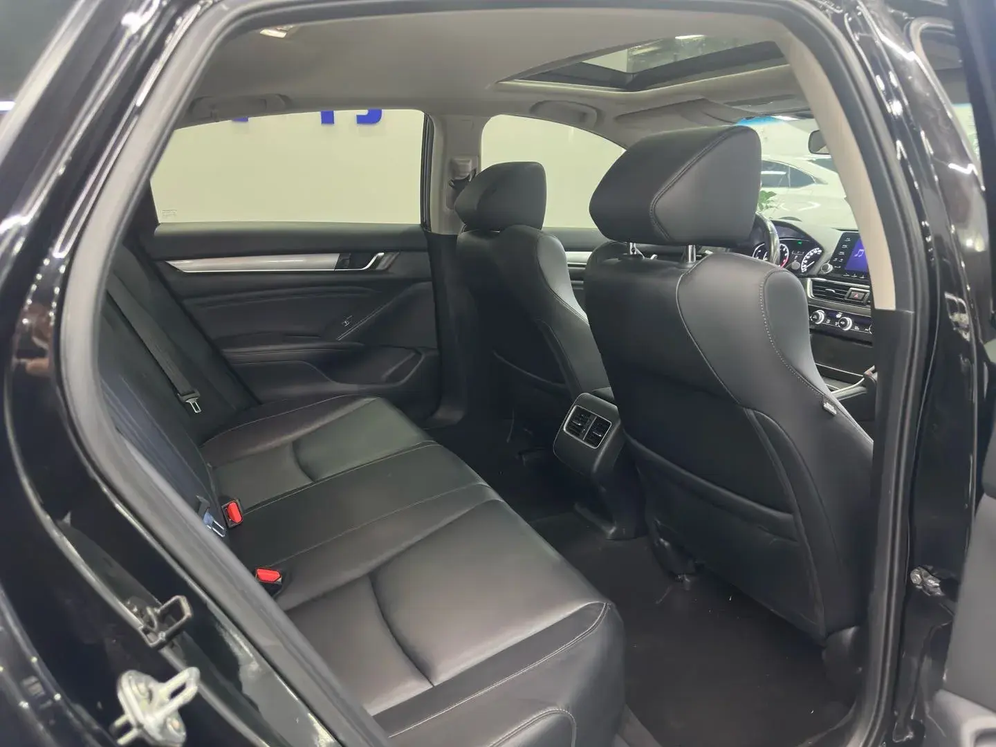 2018 HONDA ACCORD thumbnail 4