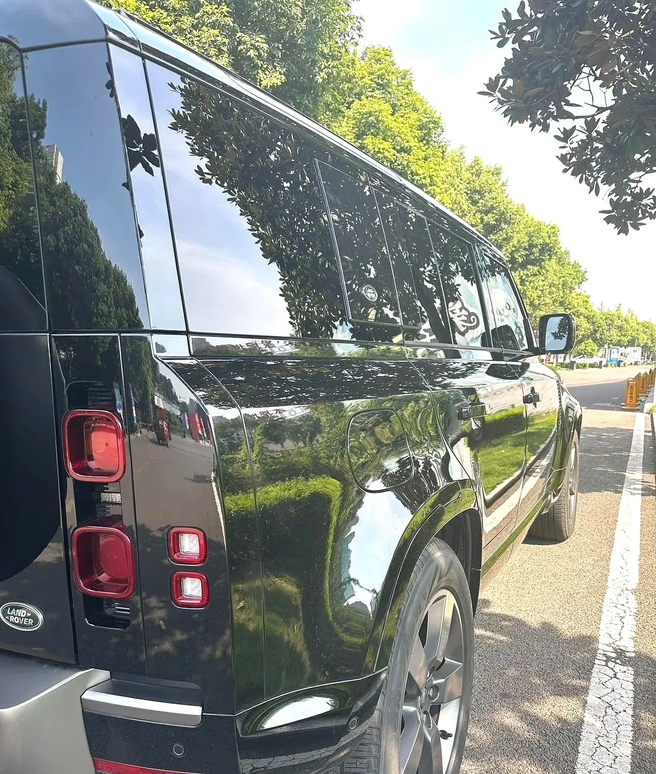 2024 LAND ROVER thumbnail 2