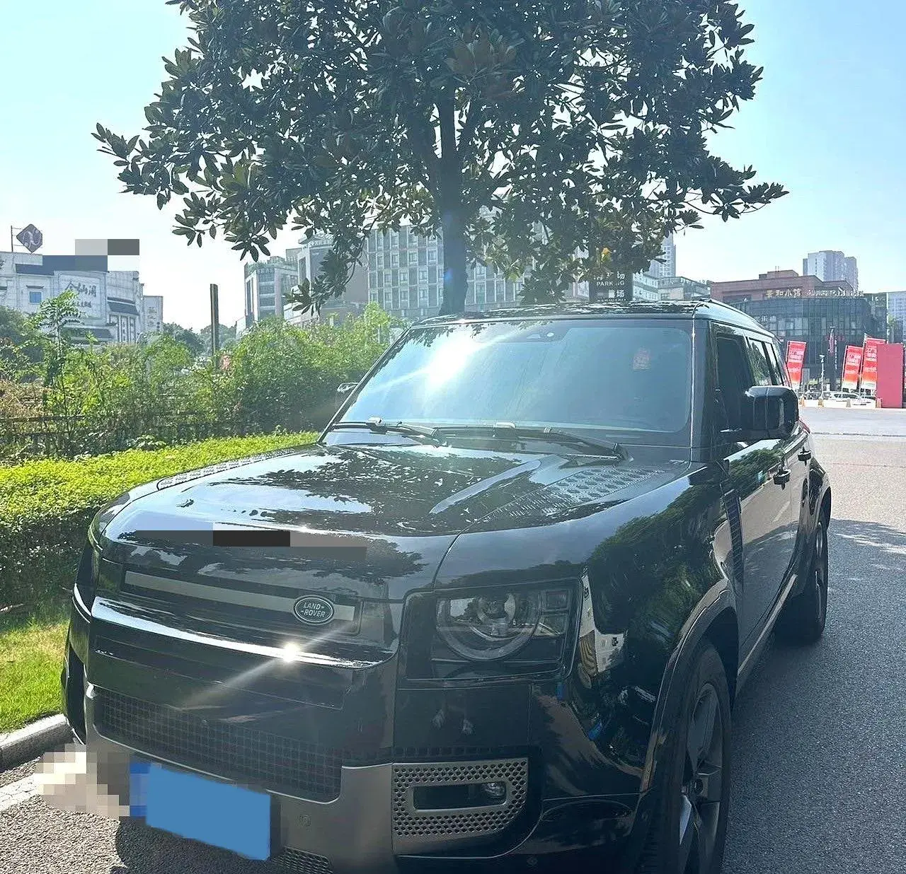 2024 LAND ROVER view 1