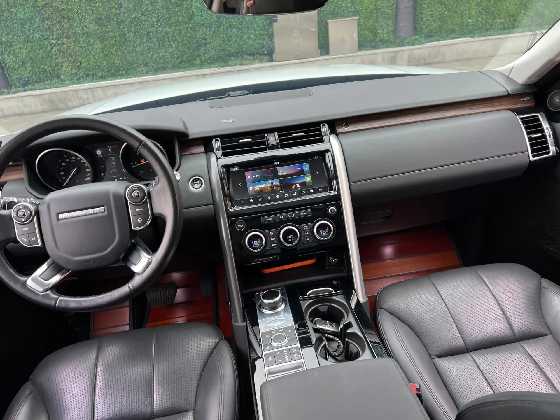 2017 LAND ROVER thumbnail 3