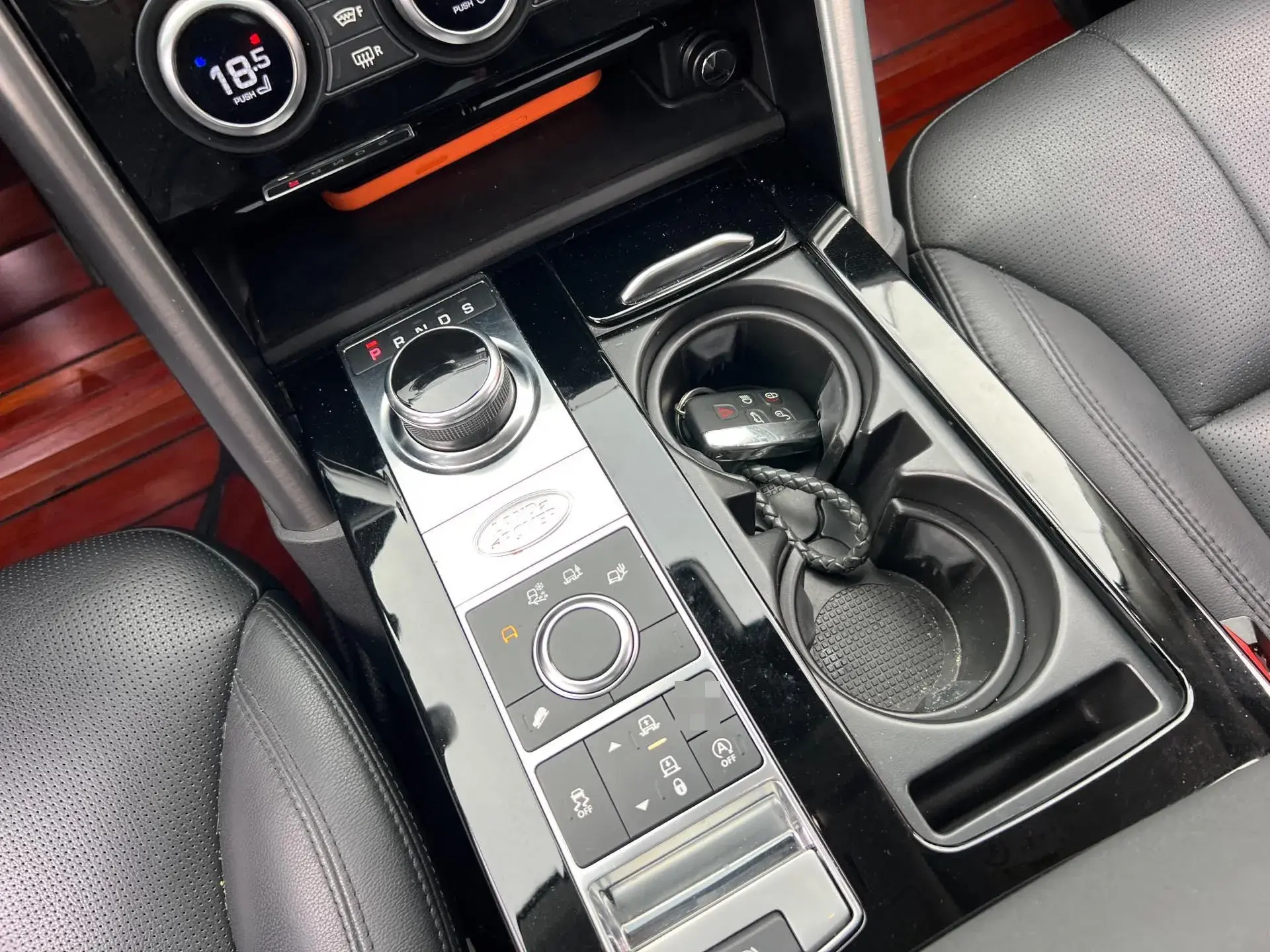 2017 LAND ROVER thumbnail 4