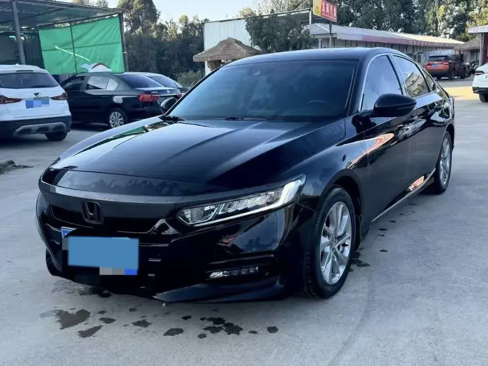 2021 HONDA ACCORD view 1