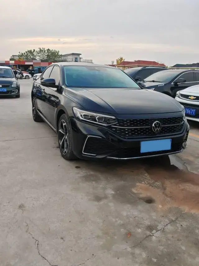 2024 VOLKSWAGEN PASSAT thumbnail 2