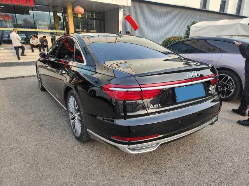 2019 AUDI A8 thumbnail 4
