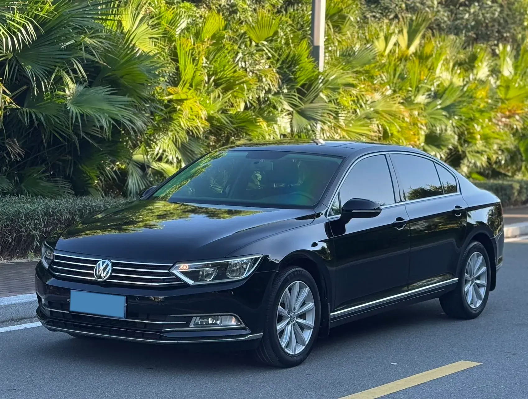 2018 VOLKSWAGEN MAGOTAN view 1
