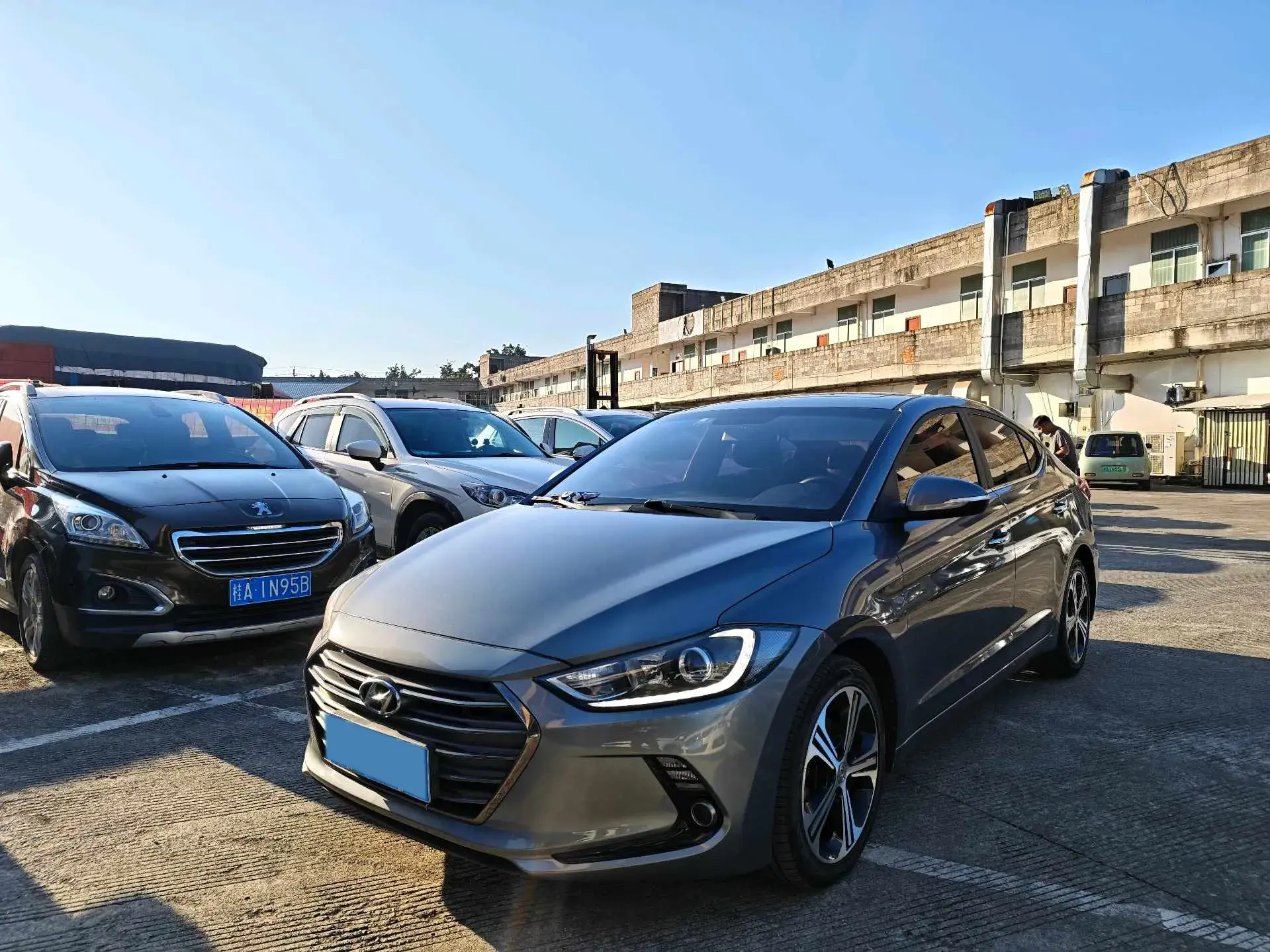 2018 HYUNDAI ELANTRA view 1