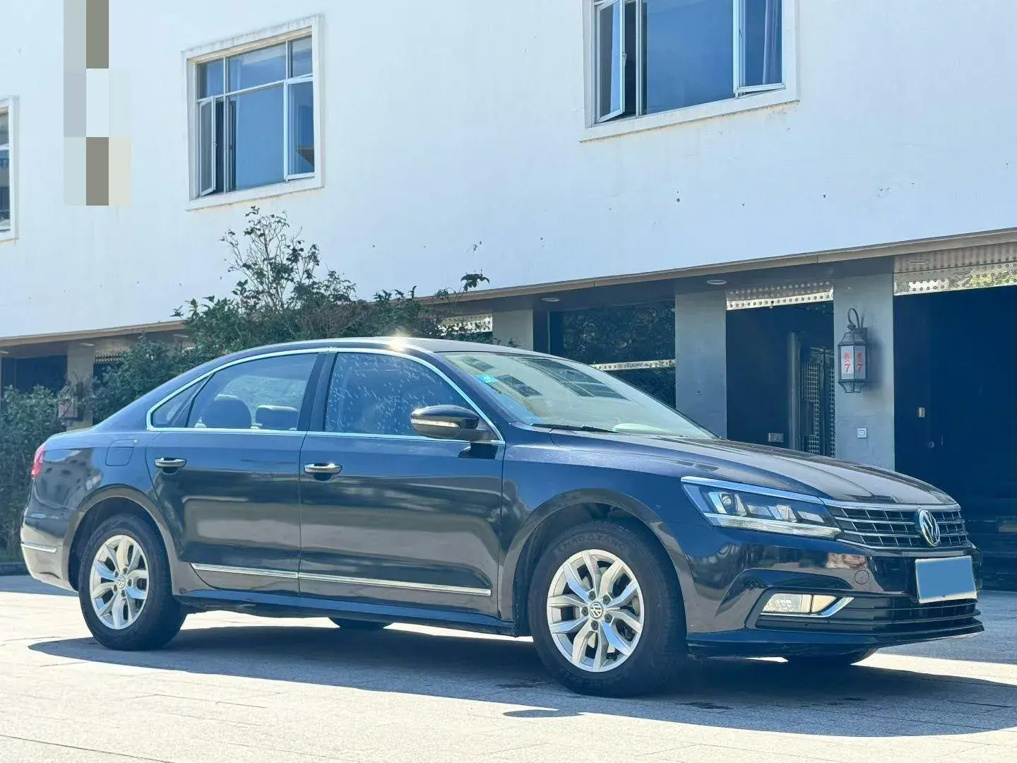 2015 VOLKSWAGEN PASSAT thumbnail 2