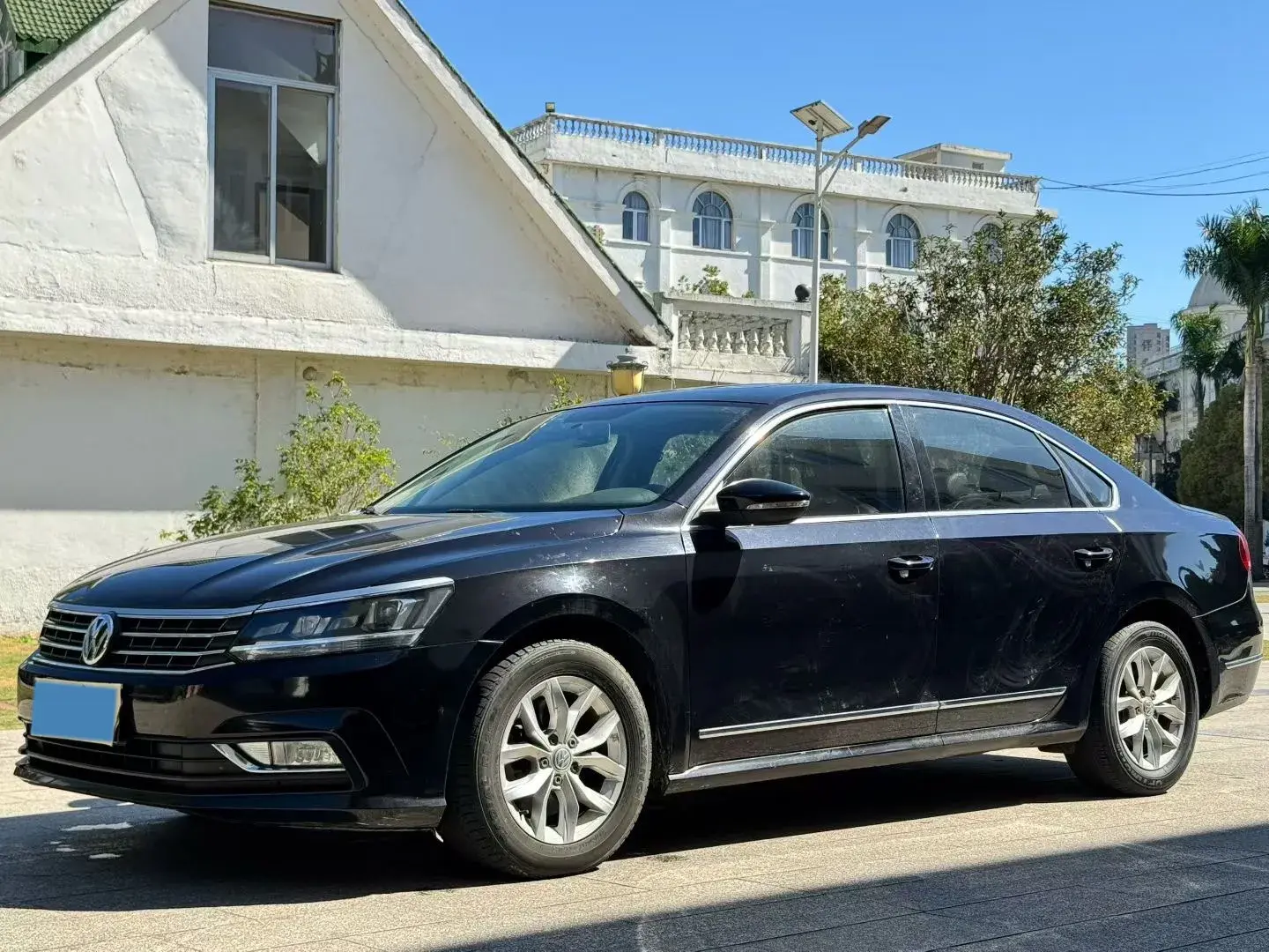 2015 VOLKSWAGEN PASSAT view 1