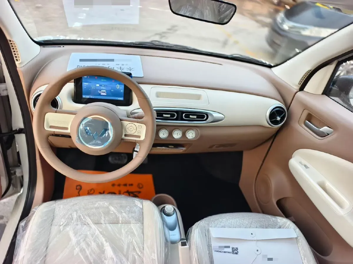 2025 WuLing HongGuang MINI EV BEV 16.2KWH,autocango,china used car exporter,china ev exporter,chinese used car exporter,chinese used ev exporter