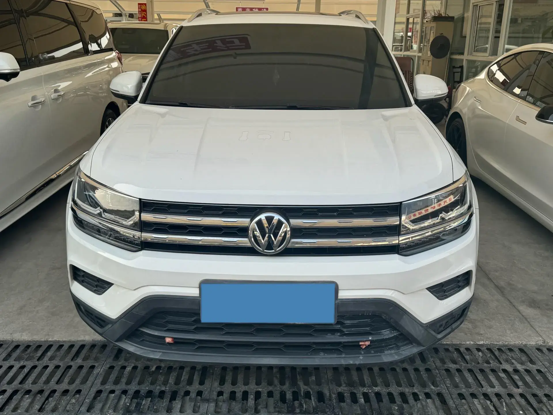 2020 VOLKSWAGEN THARU thumbnail 2