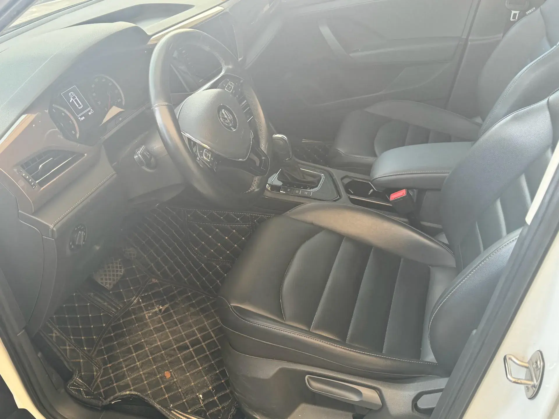 2020 VOLKSWAGEN THARU thumbnail 4