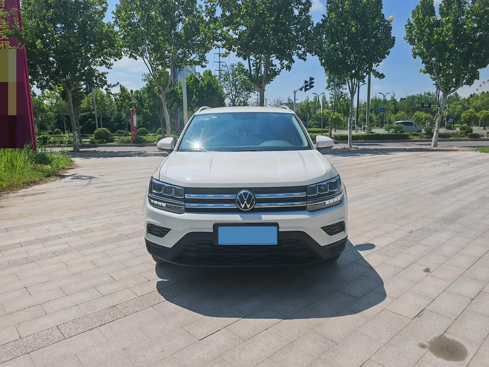 2022 VOLKSWAGEN THARU thumbnail 2