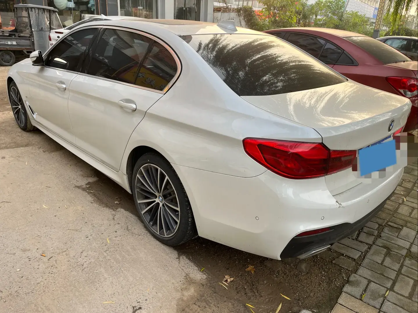 2020 BMW 5 thumbnail 3