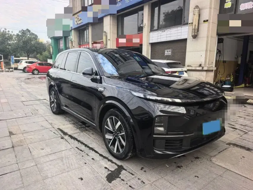 2023 LI L8 thumbnail 3