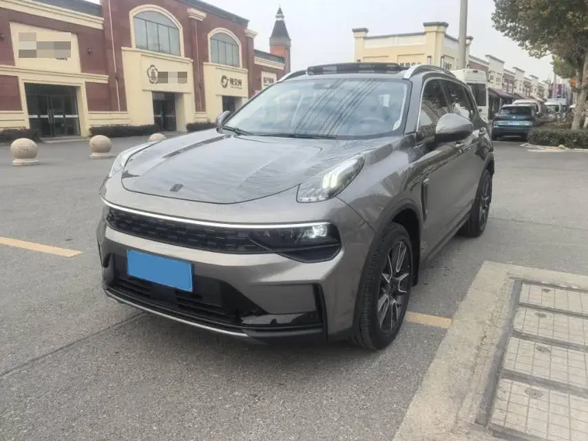 2021 LYNK&CO 01 view 1