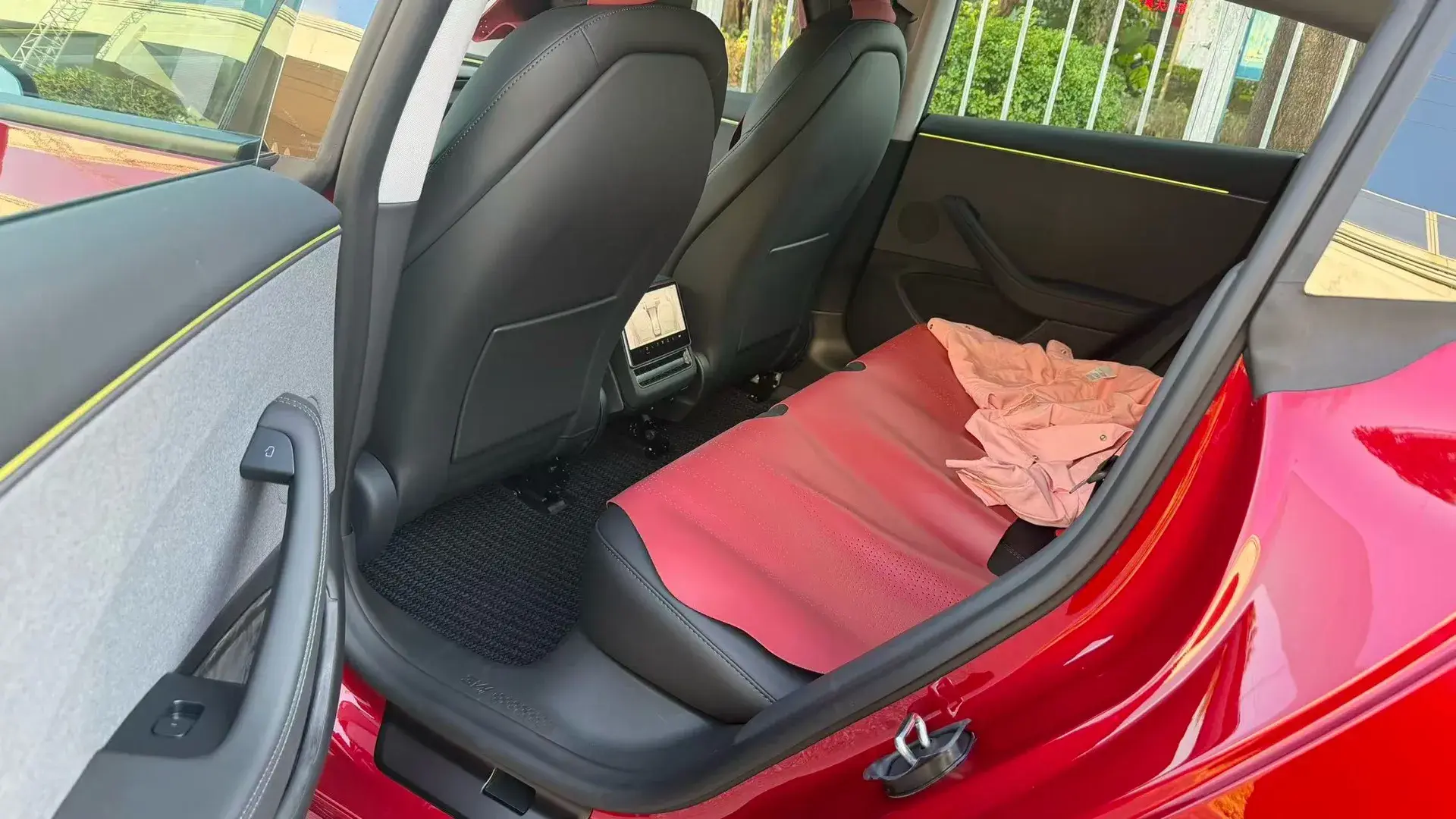 2025 TESLA MODEL thumbnail 4