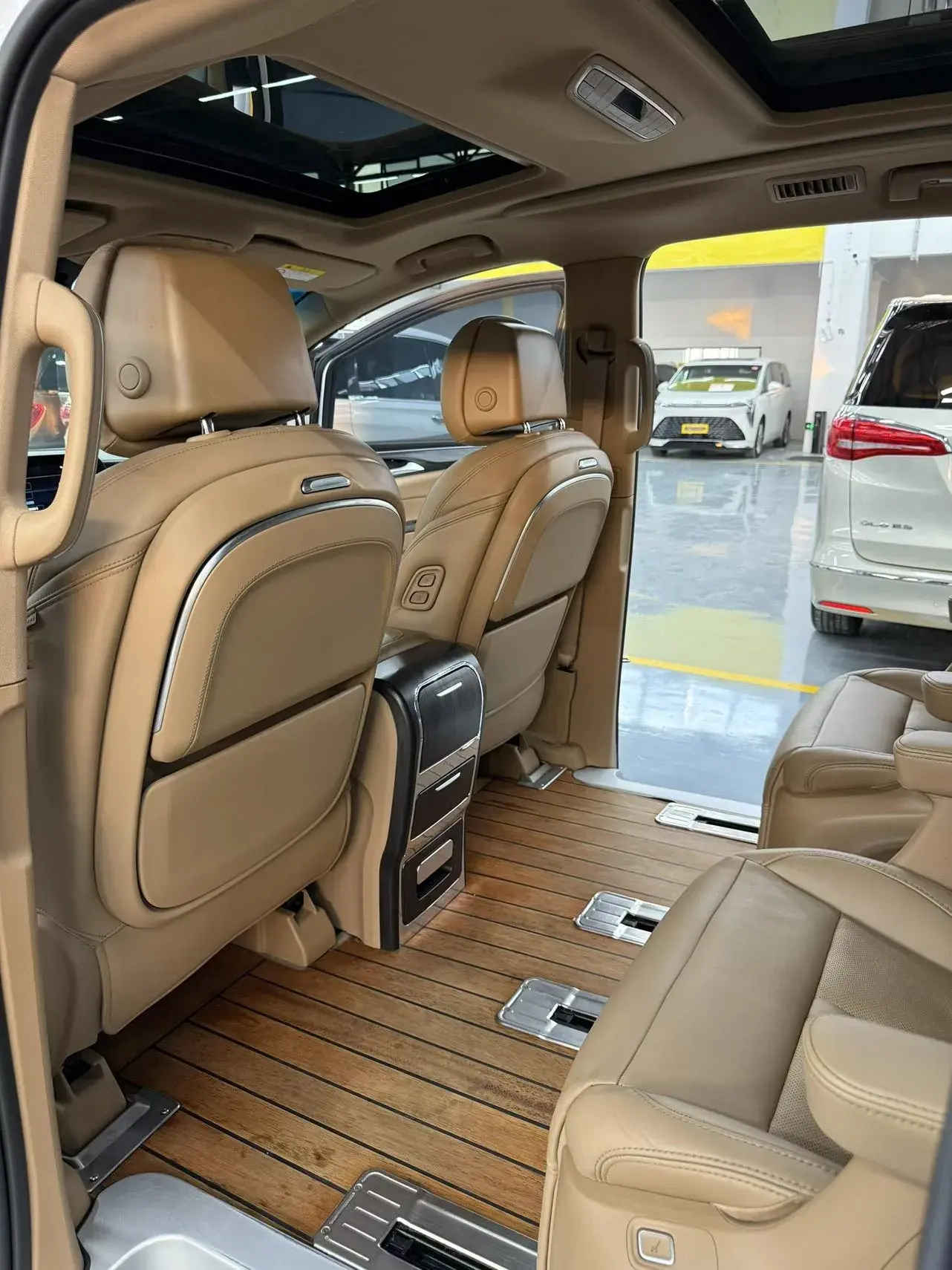 2021 BUICK GL8 thumbnail 3