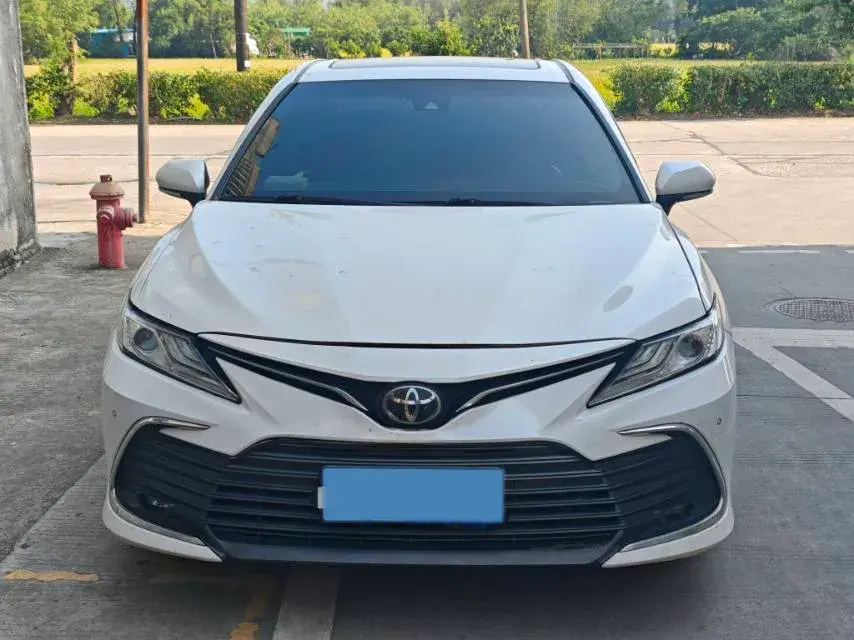 2019 TOYOTA CAMRY thumbnail 2