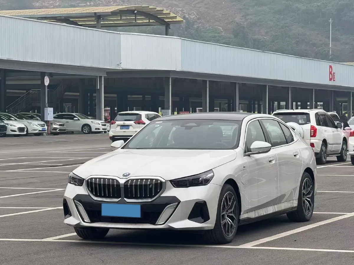 2025 BMW i5 BEV 81.6KWH,autocango,china used car exporter,china ev exporter,chinese used car exporter,chinese used ev exporter
