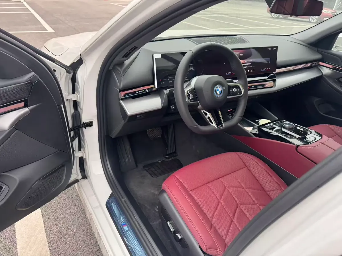 2025 BMW i5 BEV 81.6KWH,autocango,china used car exporter,china ev exporter,chinese used car exporter,chinese used ev exporter