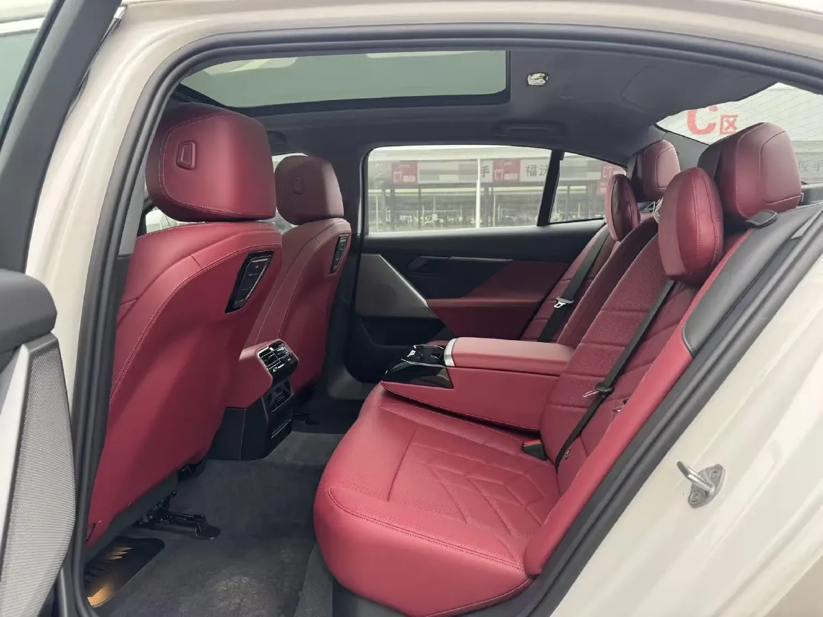 2025 BMW i5 BEV 81.6KWH,autocango,china used car exporter,china ev exporter,chinese used car exporter,chinese used ev exporter