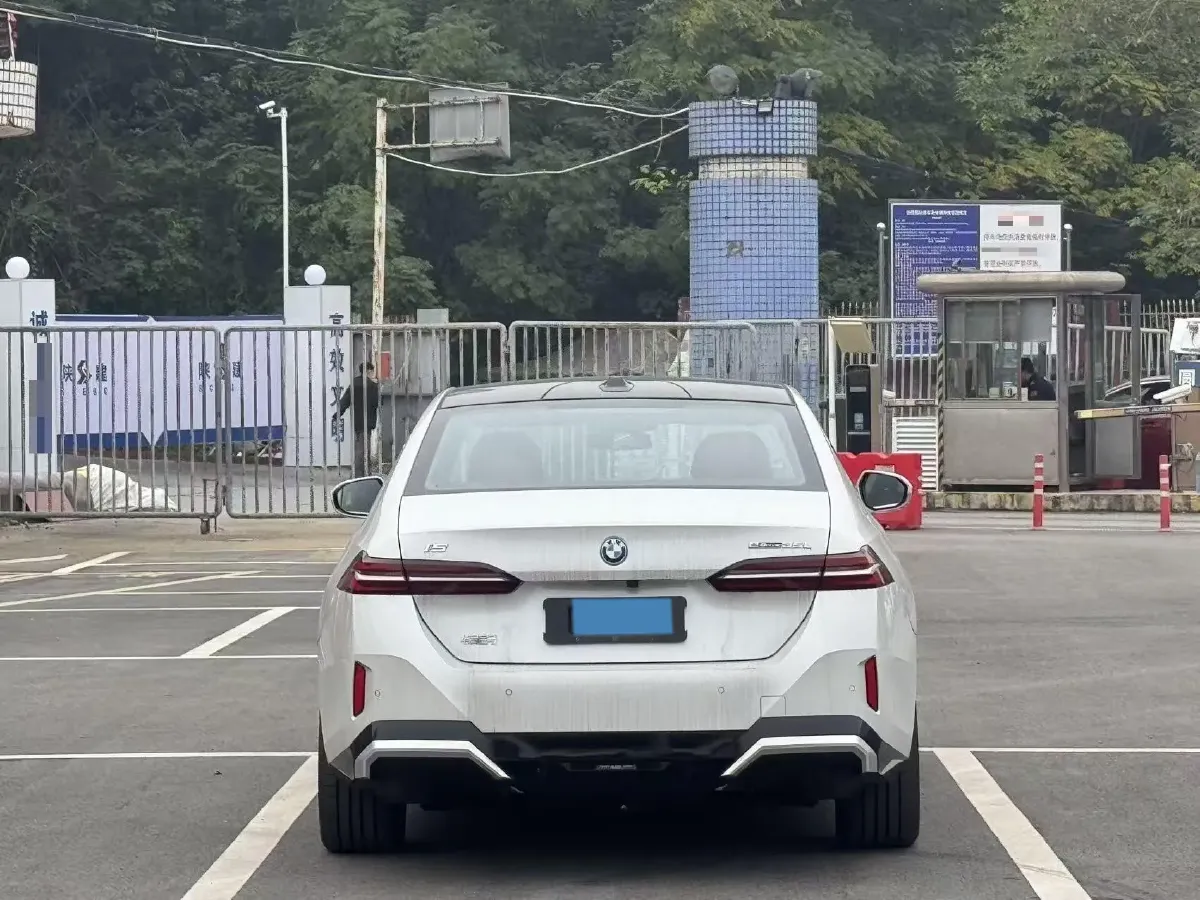 2025 BMW i5 BEV 81.6KWH,autocango,china used car exporter,china ev exporter,chinese used car exporter,chinese used ev exporter