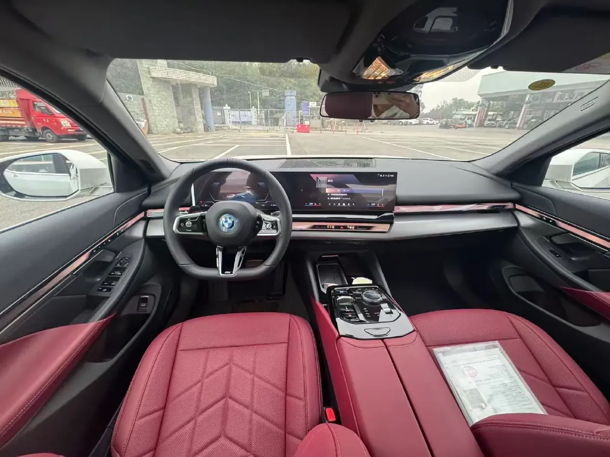 2025 BMW i5 BEV 81.6KWH,autocango,china used car exporter,china ev exporter,chinese used car exporter,chinese used ev exporter