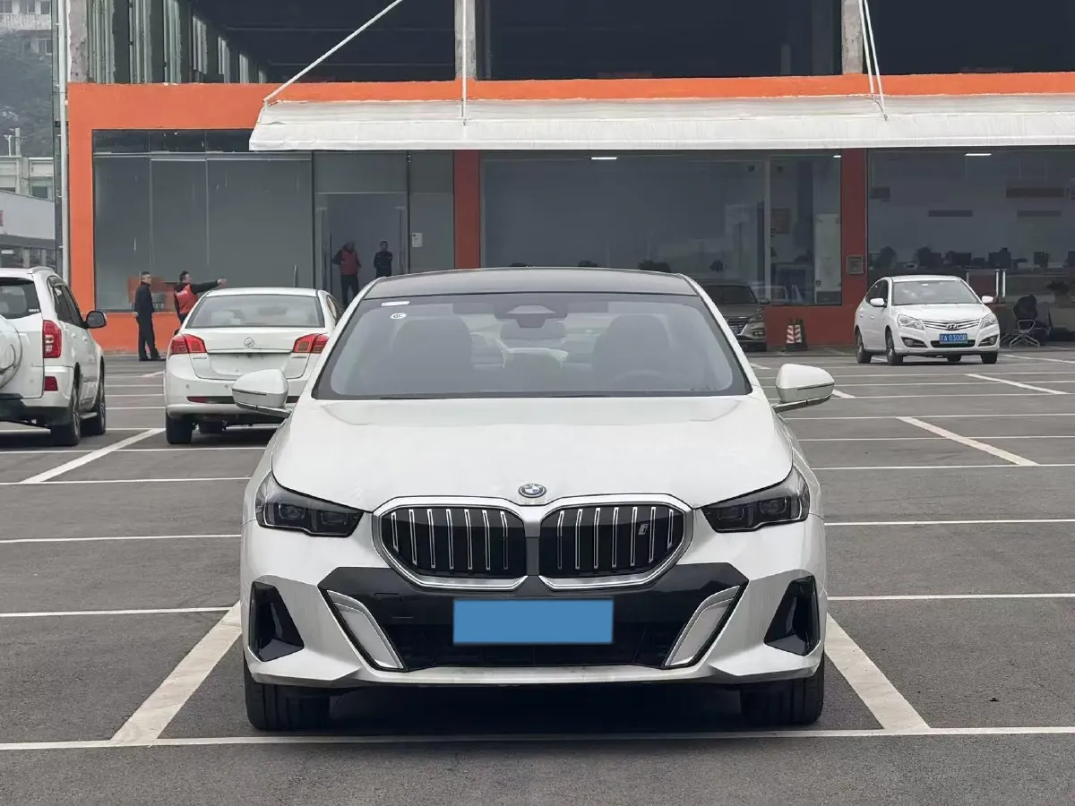 2025 BMW i5 BEV 81.6KWH,autocango,china used car exporter,china ev exporter,chinese used car exporter,chinese used ev exporter