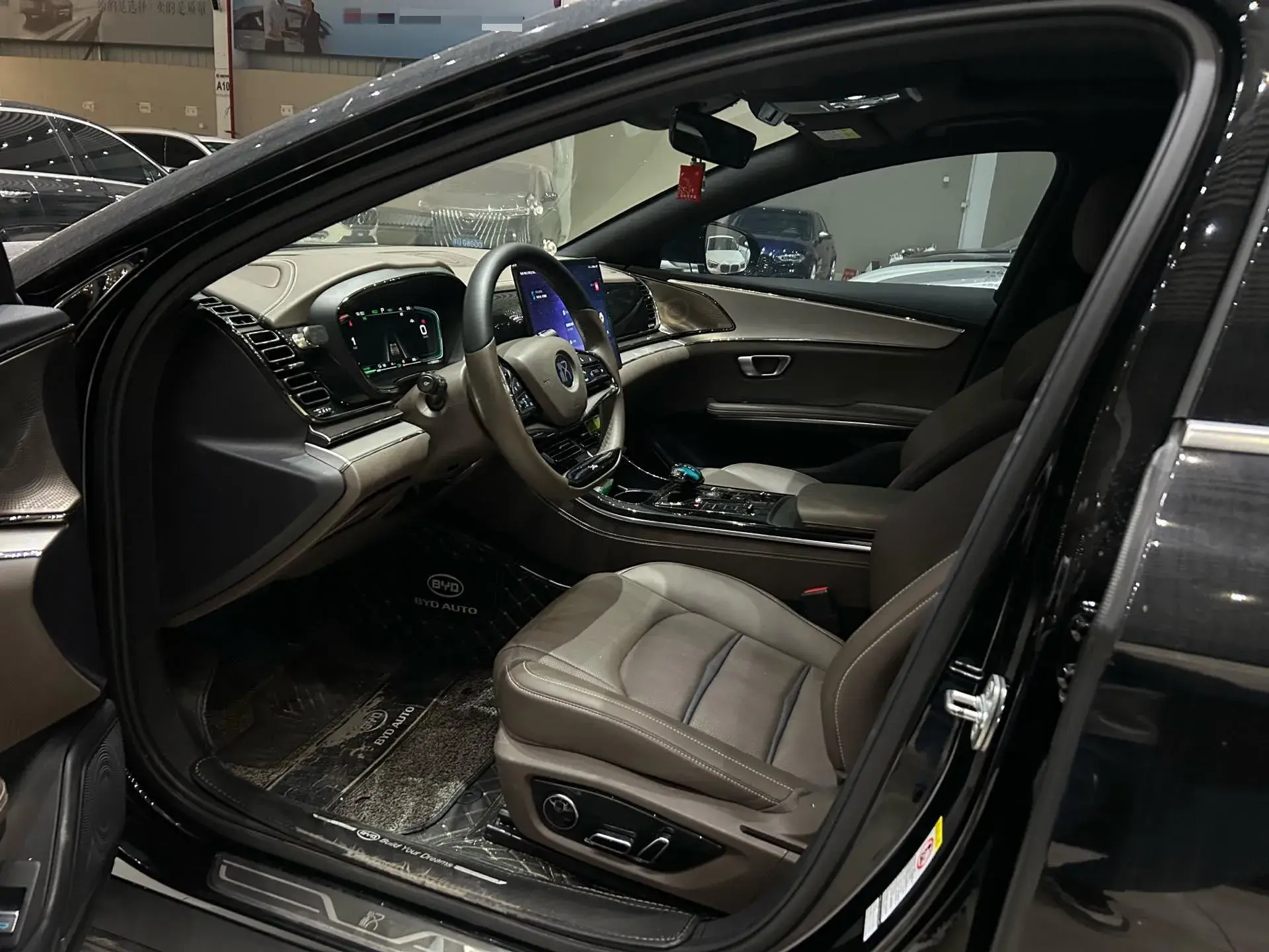 2020 BYD HAN thumbnail 3