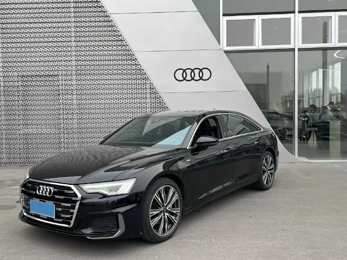 2021 Audi A6L 2.0T 190HP L4 7DCT