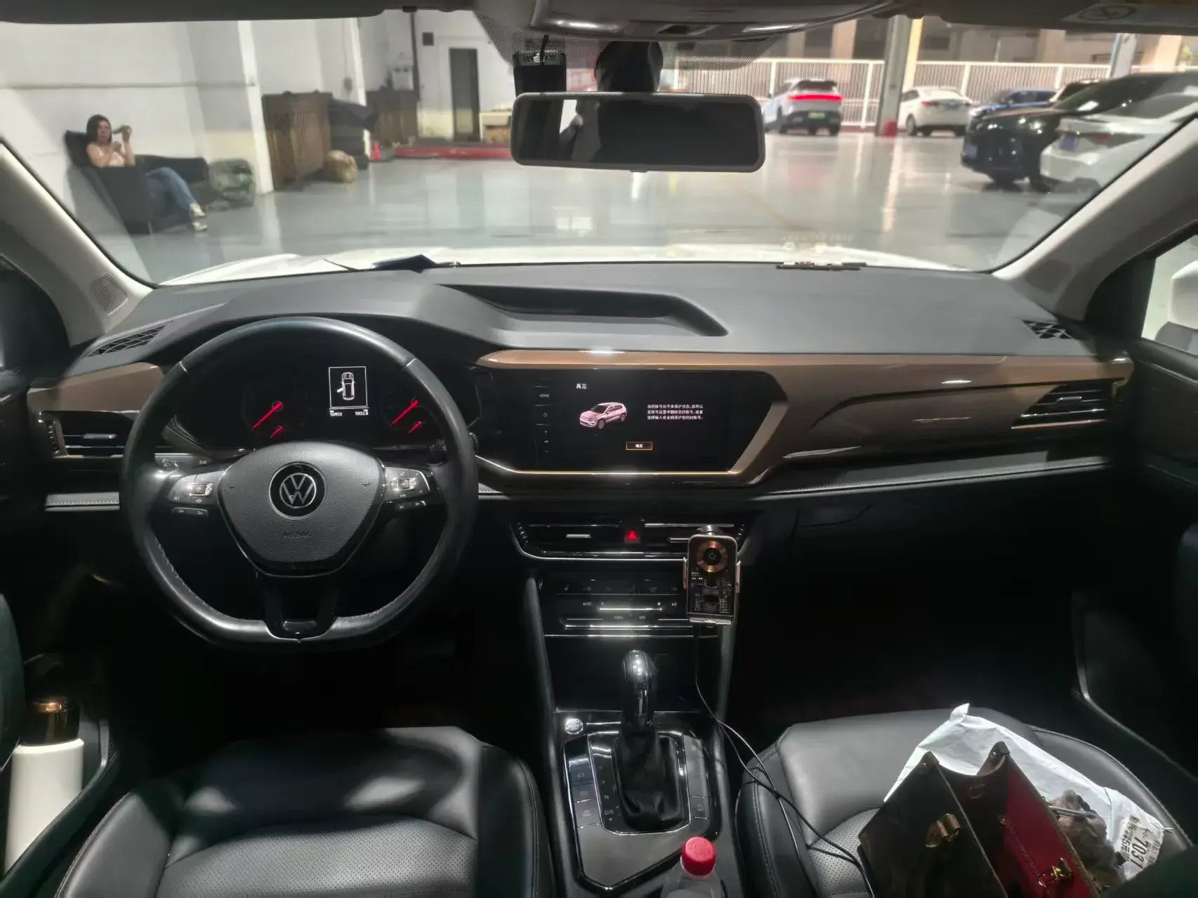 2021 VOLKSWAGEN THARU thumbnail 3