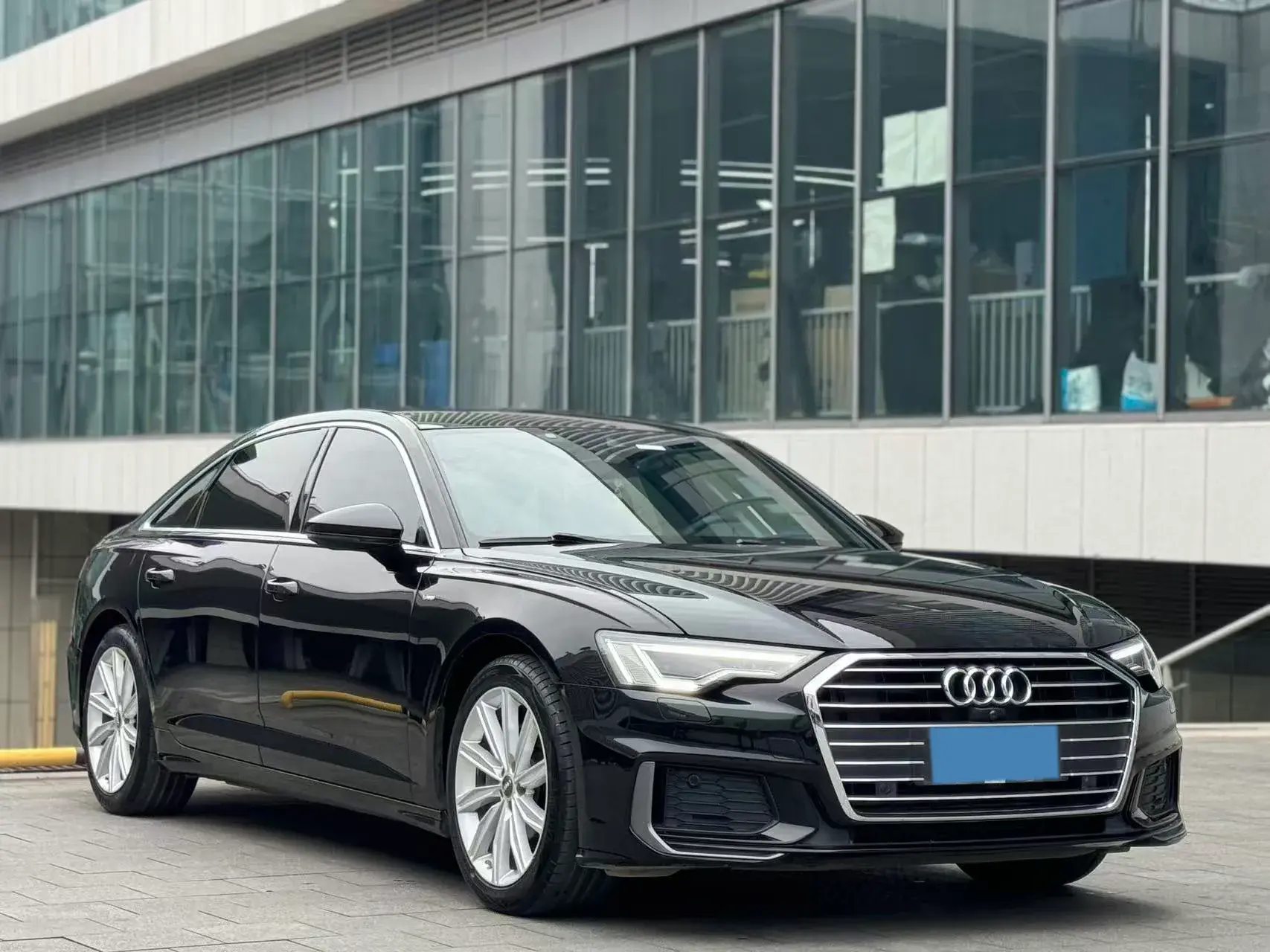 2022 AUDI A6L thumbnail 3