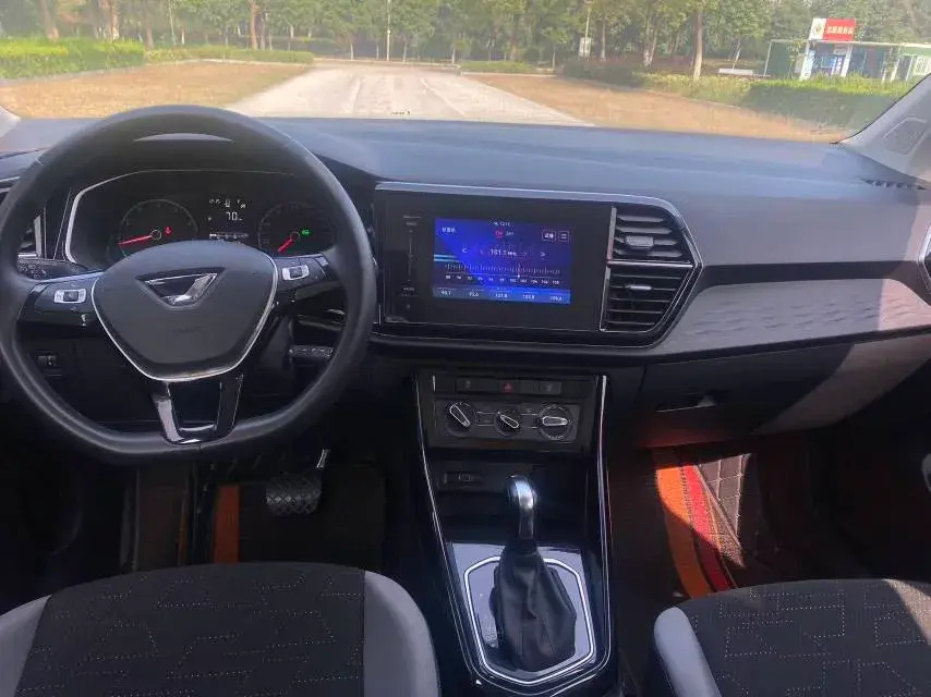 2022 JETTA VS5 thumbnail 4