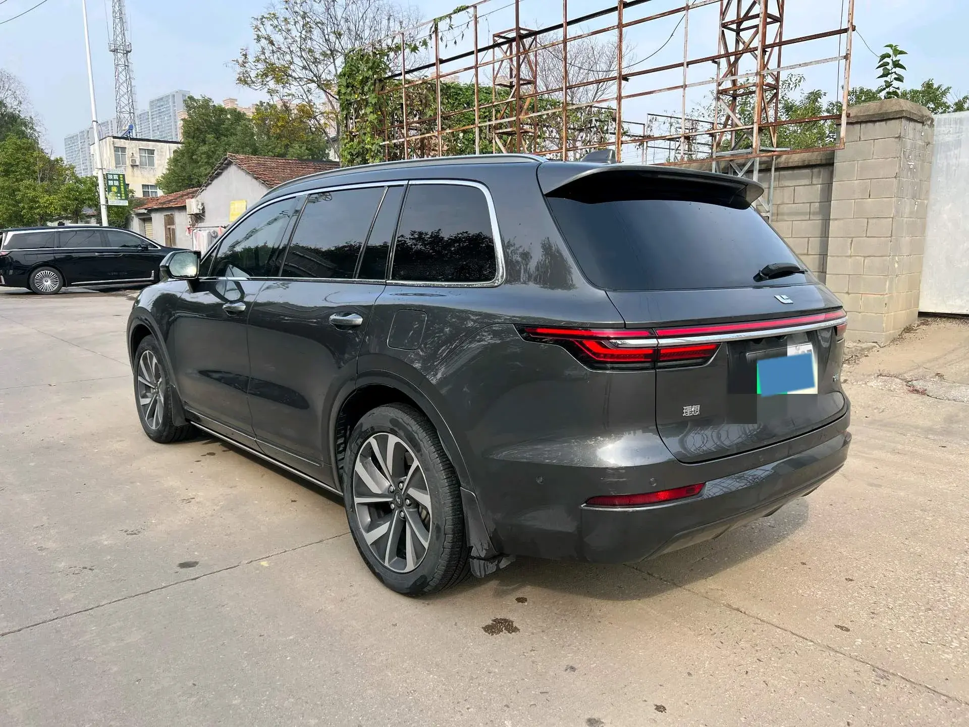 2021 LI ONE thumbnail 4