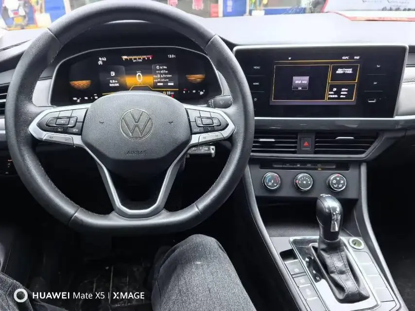 2021 VOLKSWAGEN BORA thumbnail 4