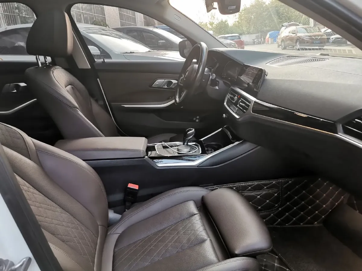 2022 BMW 3 Series 2.0T 156HP L4 8AT,autocango,china used car exporter,china ev exporter,chinese used car exporter,chinese used ev exporter