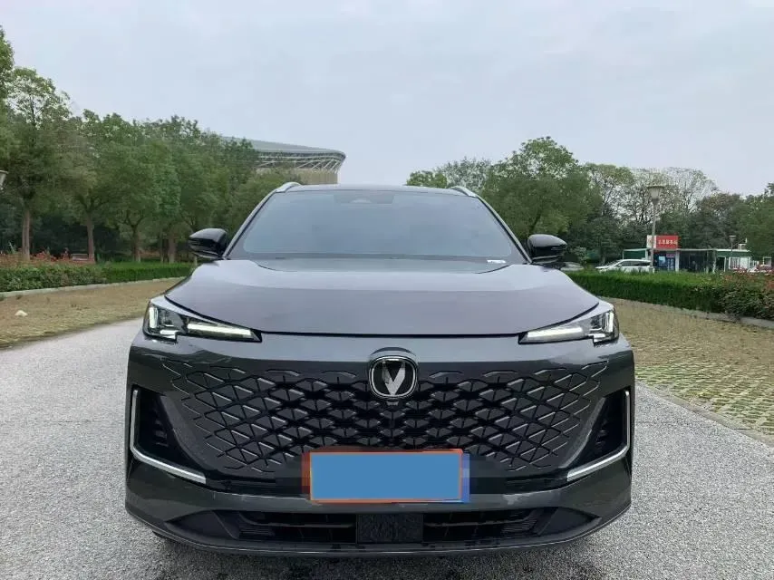 2024 ChangAn X7 PLUS 1.5T 188HP L4 7DCT,autocango,china used car exporter,china ev exporter,chinese used car exporter,chinese used ev exporter